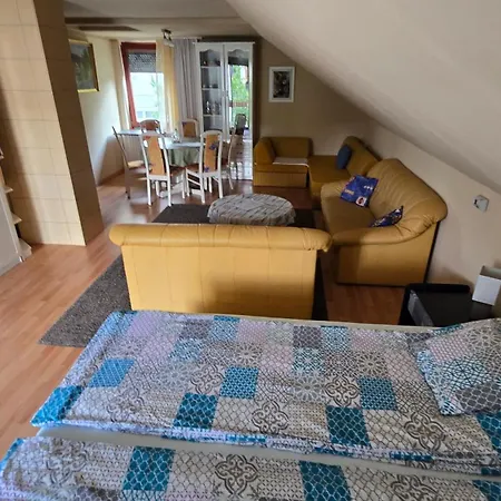 Meggyes Apartament *