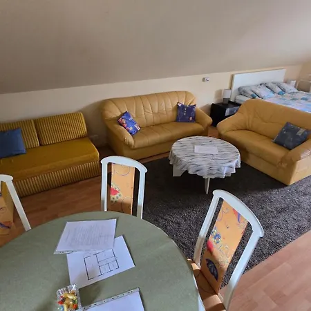 Apartament Meggyes *